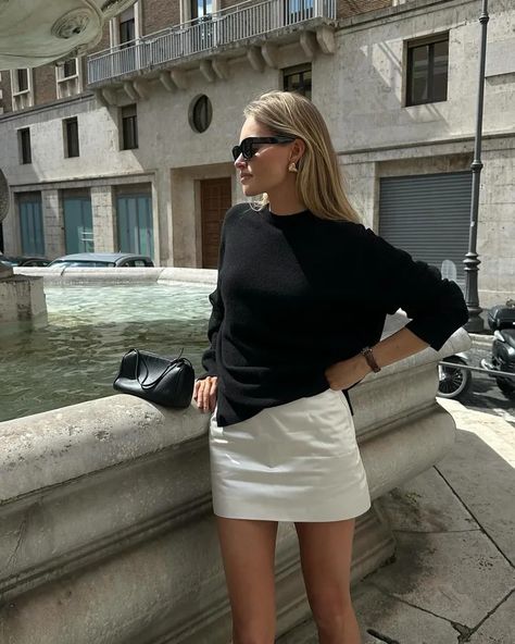 5 Classic Outfits Everyone Will Wear This Summer | Who What Wear Classic Summer Outfits, Estilo Ivy League, Estilo Ivy, Summer Office Outfits, Estilo Indie, Skandinavian Fashion, Chique Outfits, Professional Outfits Women, Populaire Outfits