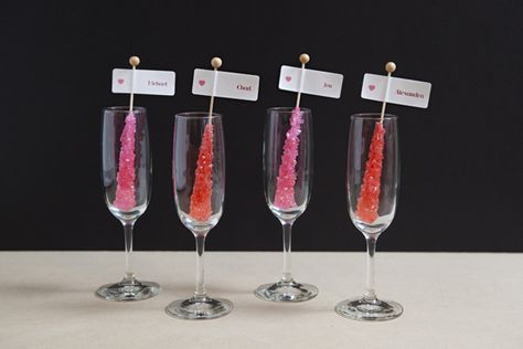 #DIYwedding ~ rock candy champagne glass seating cards + favors Wine Bottle Wedding Favors, Candy Place, How To Make Glitter, Party Seating, Wedding Wine Bottles, Glitter Champagne, Diy Drinks, Wedding Bottles, Seating Cards