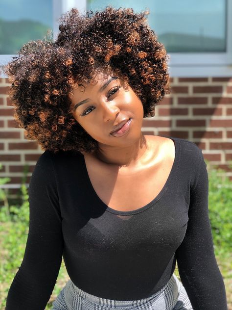 Raymond Reddington, Cabello Afro Natural, Natural Afro Hairstyles, Beautiful Natural Hair, Pelo Afro, The Blacklist, Natural Hair Beauty, Natural Hair Updo, Natural Hair Inspiration