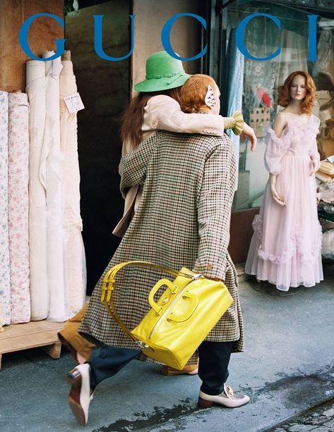 #fashioneditorialphotography Gucci Inspired Photoshoot, Handbag Editorial, Fashion Library, Mode Editorials, Faux Fur Stole, Fashion Campaign, Campaign Fashion, Lil Pump, Street Fashion Photography