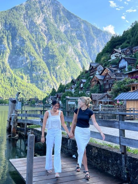 Summer In Austria Outfits, Swiss Alps Summer Outfit, Switzerland Aesthetic Photos, Switerzerland Outfits, Summer Outfits Switzerland, Austria Outfit Spring, Poland Summer Outfit, Austria Picture Ideas, Germany Trip Outfits