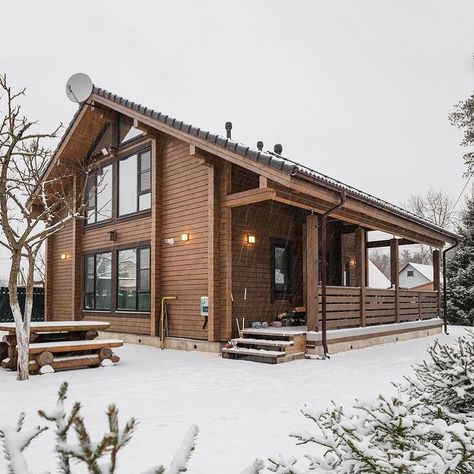 DIY | SHED PLANS | DESIGNS on Instagram: “Project Details⤵️ - Area: 416 ft² (Living Space) - Floors: Dual Level - DIY Building Cost: $89000 🔥 Check out DIY Construction Plans (With…” Modern Log House, Slope House Design, Slope House, Good Wood, Building A Cabin, Building Costs, Diy Shed Plans, Roof Construction, Diy Building