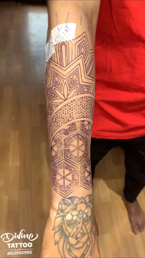 Tathastu Tattoo, Half Hand Tattoo Men, Mens Mandala Tattoo, Mandela Tattoo Men, Geometric Mandala Tattoo Design Men, Manga Tattoo Hombre Ideas, Half Mandala Tattoo Design, Half Sleeve Tattoos Polynesian, Mandala Half Sleeve