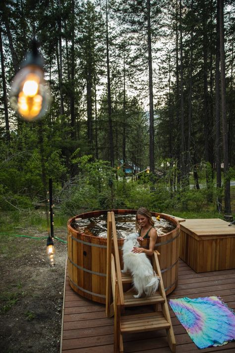 Hot Tub Cabin, Fire Pit Plans, Cabin Hot Tub, Cedar Hot Tub, Leavenworth Washington, Sauna House, Bear Cabin, Hot Tub Deck, Tree House Diy