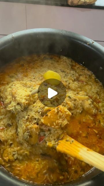 Abdul Samad Kuttur on Instagram: "റാവുത്തർ ബിരിയാണി Palakkad style biriyani #food #recipe #biriyani #cooking #rice #cookingvideo" Biriyani Cooking, Cooking Rice, Cooking Videos, Fried Rice, Rice, On Instagram, Instagram