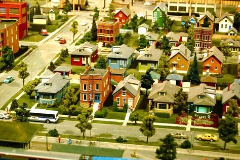 City Miniature, Train Story, Ho Scale Buildings, Garden Trains, Train Map, Model Village, Scale Model Building, Chicago Museums, Museum Of Science