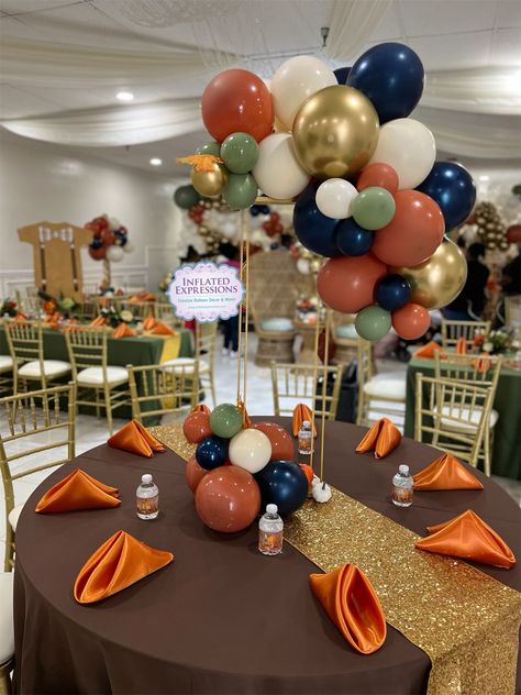 Balloon Garland Centerpiece Table, Fall Balloon Centerpieces, Fall Banquet Decorations, Fall Ballons Decoration, Balloons Centerpieces Ideas, Tall Balloon Centerpieces, How To Make Balloon Centerpieces, Balloon Garland Centerpiece, Balloon Garland Table