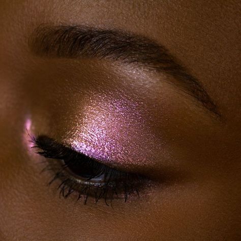 Gold And Purple Makeup, Rose Gold Aesthetic, Celestial Sphere, Eyeshadow Collection, Purple Makeup, Nail Art Disney, Gold Eyeshadow, Copper Hair Color, Shimmer Eyeshadow