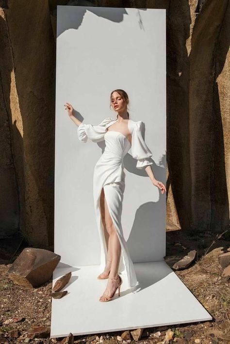 Poses Modelo, Eva Lendel, Studio 17, Studio Photography Fashion, Studio Backgrounds, Fashion Photography Poses, Trik Fotografi, Fashion Photography Editorial, Foto Inspiration