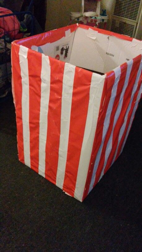 Paper Popcorn Box Diy, Popcorn Box Diy, Rapping Paper, Making Popcorn, Diy Popcorn, Circus Theme Party, Popcorn Bucket, Tent Poles, Parade Float