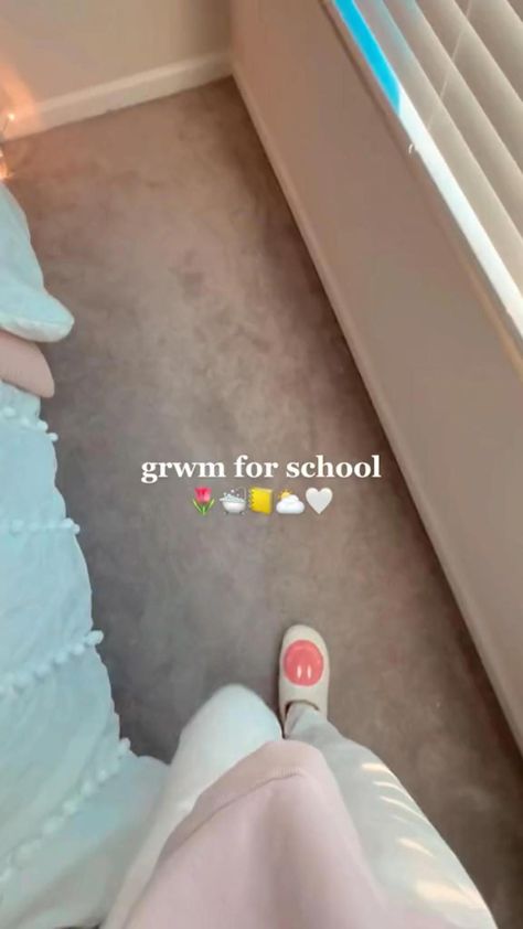 Aesthetic School Morning Routine, Moring Routine, Morning Hacks, Effortless Aesthetic, Morning School, Morning Routine School, School Morning, Closet Design Layout, Aesthetic School