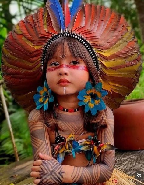 Ancestry Art, Brazil Culture, Native American Children, Folk Clothing, We Are The World, Native American Culture, Indigenous Art, World Cultures, Native American Art