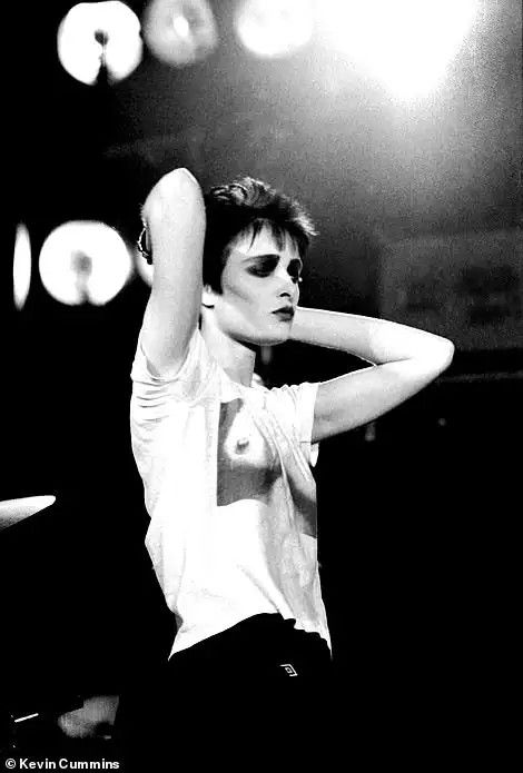 Chica Punk, Siouxsie Sioux, 70s Punk, Iggy Pop, Billy Idol, Riot Grrrl, Moda Punk, Joan Jett, Musica Pop