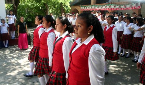 School children in Puerto Vallarta, public and private, from pre-kindergarten to high school graduates are well dressed, tidy, and start each day with nary a hair out of place. They wear crisp uniforms and shoes are shined to a gleam. Regardless of economic background, these students start their days with a mother’s blessing and probably a reprimand Mexican School Uniforms, Spanish Novels, Mexican Independence Day, Mexican Independence, Mexican Vacation, High School Uniform, Vacation Villa, Mayan Riviera, Riviera Maya Mexico