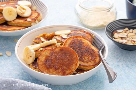 Banana Pancakes Easy, Pancakes Easy Recipe, Egg White Pancakes, Almond Flour Banana Pancakes, Almond Flour Banana, Almond Flour Pancakes, Healthy Pancake Recipes, Pancake Recipe Easy, Healthy Breakfast Recipes Easy