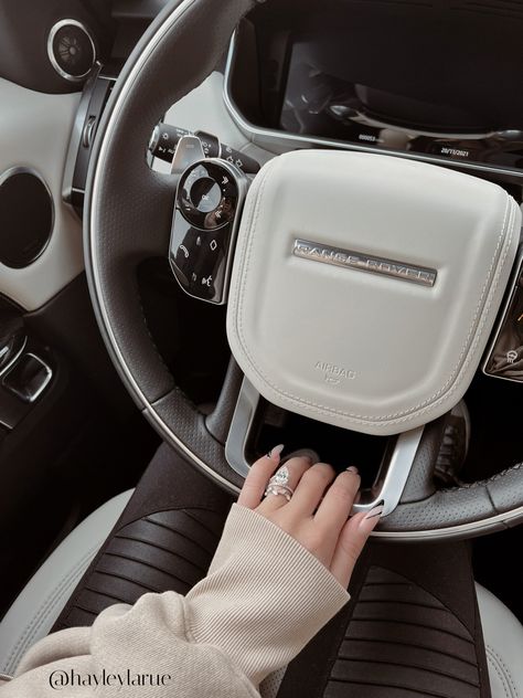 Range Rover Ivory interior. Range Rover Sport HSE. Pear shape engagement ring. Photo inspo. Dream car. Luxury car. Luxury style Range Rover White, Dream Cars Range Rovers, Range Rover Black, Range Rover Car, White Range, Lux Cars, Fashion Collage, Gucci Soho Disco Crossbody, Range Rover Evoque