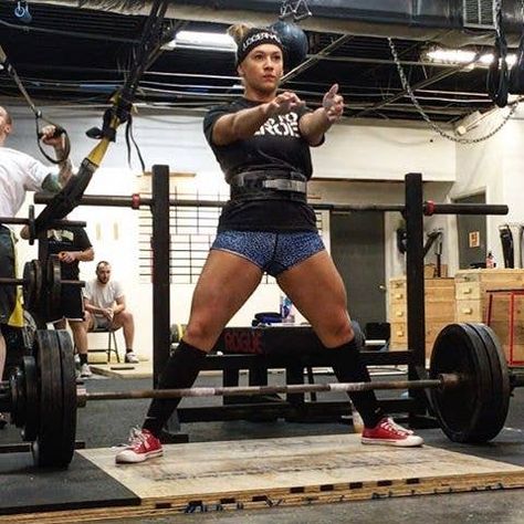 Female Bodybuilders To Follow On Instagram Woman Power Lifter, Weight Lifting Memes, Female Powerlifter, Powerlifting Women, Lifting Memes, Power Lifting Women, Weight Lifters, Weight Lifting Motivation, Half Orc