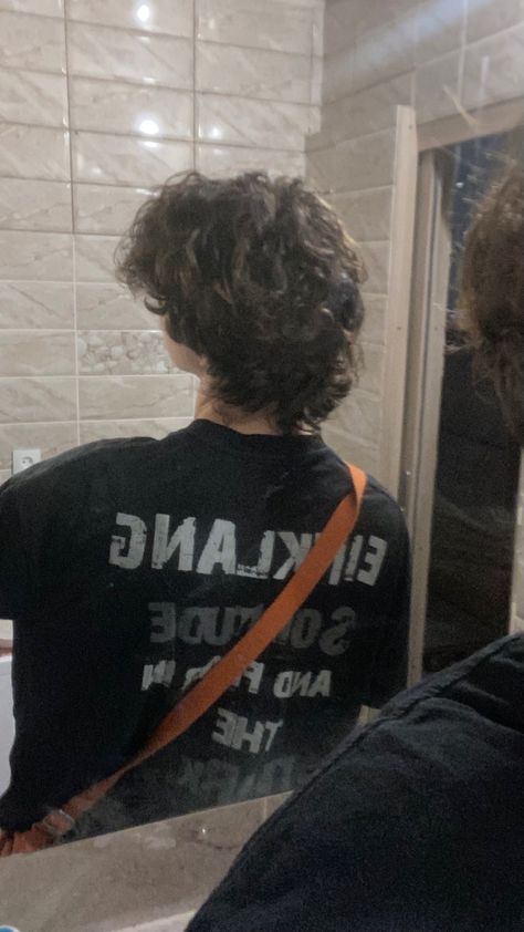 Guy Flow Hair, Curly Hair Guy Aesthetic Faceless, Curly Haired Boy Aesthetic, Brown Curly Hair Boy Aesthetic Faceless, Wavy Messy Hair Men, Curly Fluffy Hair Boys, Messy Boy Aesthetic, Curly Hair Aesthetic Boy, Fluffy Mullet Men