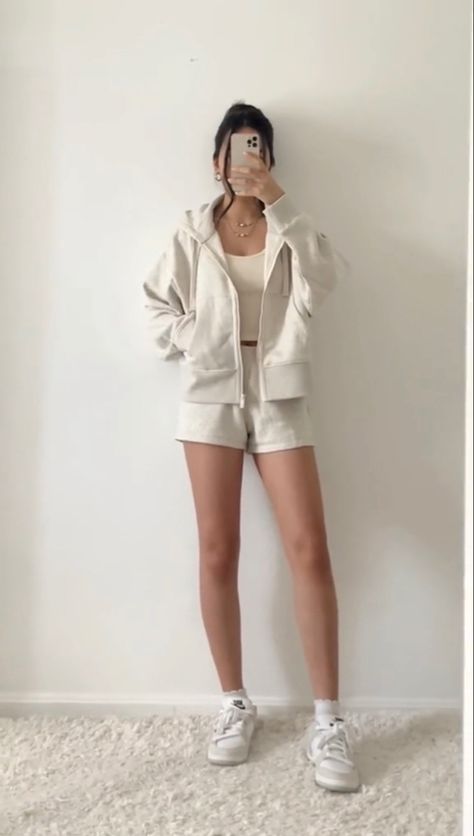 tiktok: fitsandbits Outfit Kpop, Beautiful Cartoon, Fashion Archive, Casual College Outfits, Cute Lazy Outfits, Lazy Outfits, Cartoon Girl, Causual Outfits, Fashion Mistakes