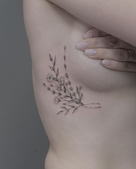 Wildflower Tattoo Ribcage, Wildflower Rib Tattoo, Wildflower Tattoo Ribs, Rib Flower Tattoo, Side Back Tattoos, Pelvic Tattoos, Hydrangea Tattoo, Daisy Tattoo Designs, Tattoos On Side Ribs