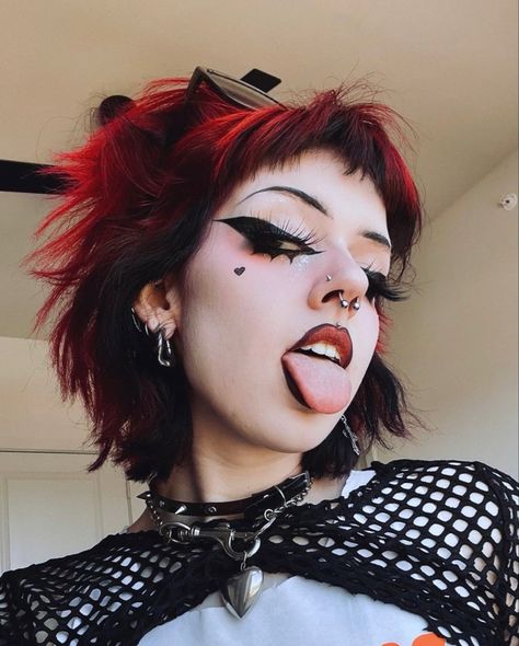 Goth Haircut Medium, Clown Hairstyles, Goth Haircut, Lgbt Songs, Caroline Carr, If I Was A, Choppy Bob, Choppy Bob Hairstyles, Punk Hair