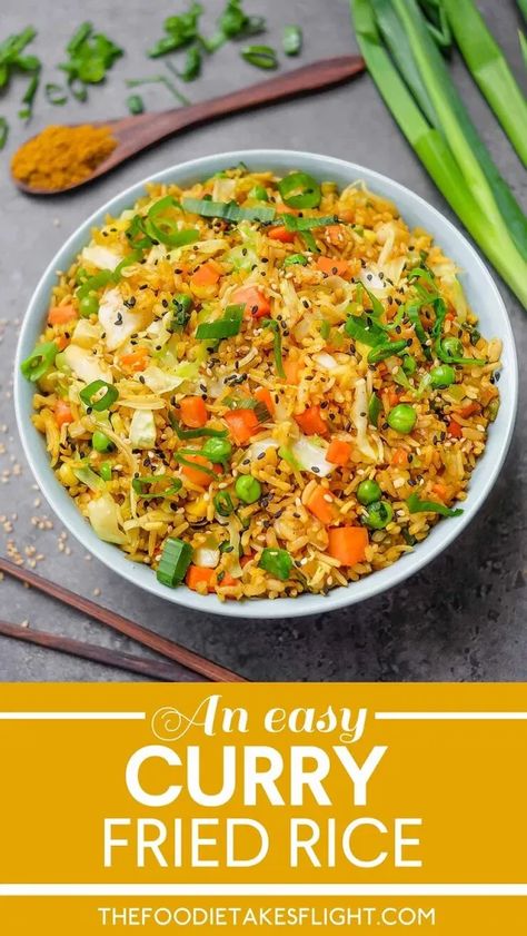 Curry Rice Recipes, Curry Fried Rice, Fruit Treats, Indian Vegan, Fried Rice Recipe Easy, Rice Side Dish Recipes, College Food, Vegan Rice, Rice Side