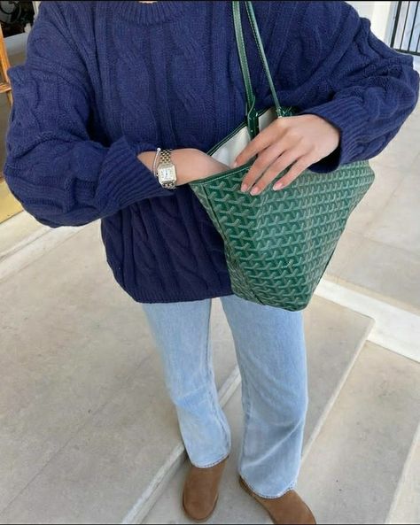 green ♡ goyard ♡ bag ♡ Stockholm style ♡ simple ♡ fashion inspo ♡ outfit inspo ♡ aeathetic Green Goyard Bag, Green Goyard, Green Hoodie Outfit, Green Bag Outfit, Stockholm Style Winter, Scandi Fashion, Goyard Tote, Fashion Landscape, Goyard Bag