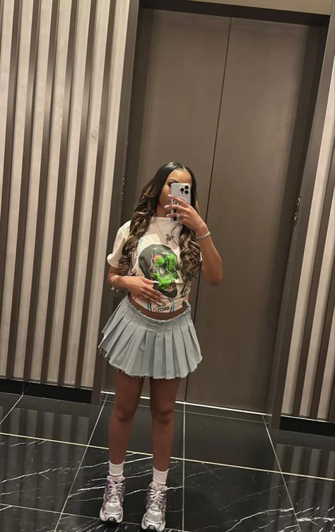 Cute Skirt Birthday Outfits, New Balance Outfit Black Women Skirt, Basic Outfits Baddie, Grey Graphic Tee Outfit Black Women, Christanzerotre Shoes Outfits, 15 Birthday Outfit Ideas Casual, Summer Outfits With Sneakers Black Women, Cute Fly Outfits, Jean Pleated Skirt Outfits Black Women