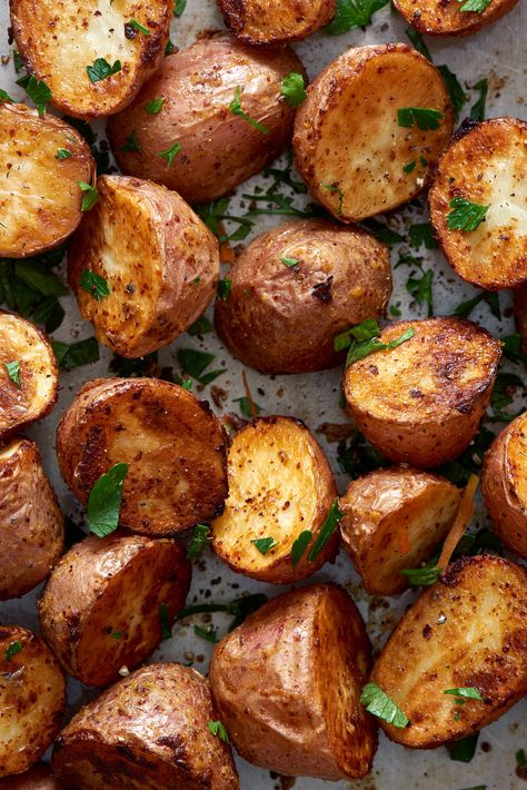 10 Healthy Side Dishes to Pair with Every Single Meal: gallery image 8 Dijon Potatoes, Roasted Side Dishes, Dinner Sides Recipes, Side Dishes For Ribs, Healthy Dinner Sides, Easy Dinner Sides, Popular Side Dishes, Plat Simple, Prime Rib Roast