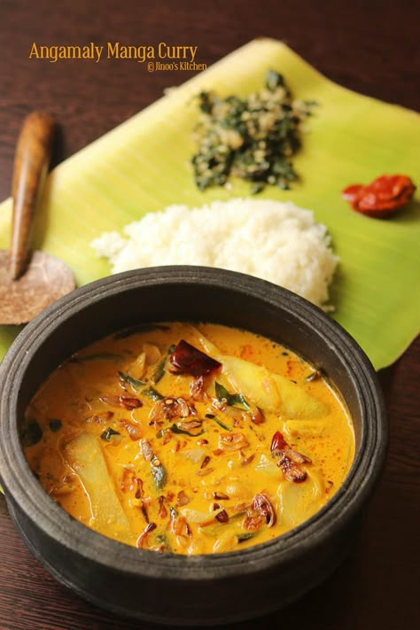 Raw Mango Fish Curry, Kerala Curry Recipes Vegetarian, Raw Mango Recipes Indian, Mango Recipes Indian, Raw Mango Recipes, Mango Curry Recipe, Indian Platter, Kerala Cooking, Veg Gravy