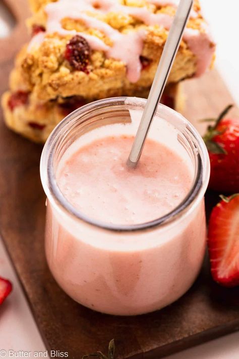 Strawberry Icing Glaze, Fresh Strawberry Glaze Recipe, Fresh Strawberry Glaze, Strawberry Glaze Recipe, Apple Banana Bread, Leftover Strawberries, Almond Coffee Cake, Strawberry Scones, Strawberry Icing