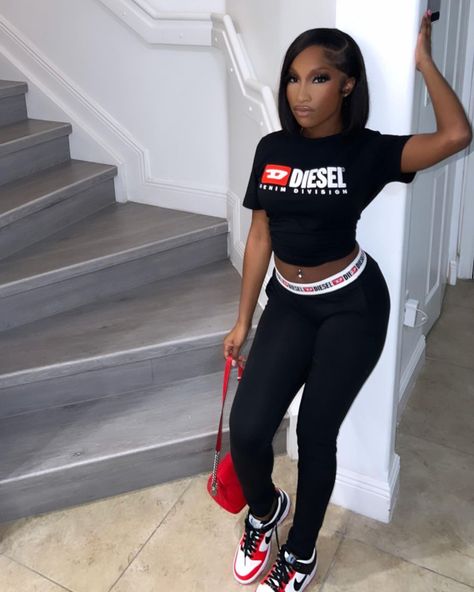 Sneakers Baddie Outfit, Gucci Outfits Black Women, Diesel Outfit Ideas, Adidas Outfit Black Women, Diesel Outfits Black Women, Palm Angels Outfit Black Women, Diesel Outfits Women, Diesel Outfit, Diesel Clothing