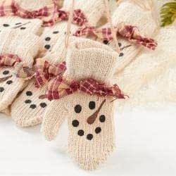 Christmas Aesthetic Decor, Snowman Mittens, Snowman Gift Tags, Knitted Snowman, Christmas Ornaments Ideas, Monkey Accessories, Snowmen Crafts, 2025 Ideas, Ornaments Ideas