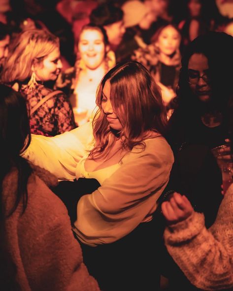 Why Do Fools Fall In Love R&B Block Party Hosted By: @yeahhhmayne Located: @quartyardsd 📸: @simpl3visionz_photography **Link in bio for full gallery** #quartyardsd #eventphotography #eventphotographer #sandiegophotography #explorepage #blockparty #valentinesday #lovesucks #dj #night #turnup #pinterest #nightlife #sandiego San Diego Photography, Block Party, Event Photographer, Host A Party, Event Photography, The Fool, Falling In Love, Night Life, Dj