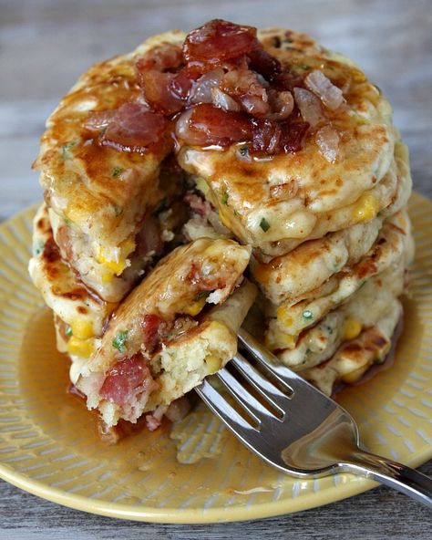 Corn Griddle Cakes, Bacon And Corn, Griddle Cakes, Egg Benedict, Savory Pancakes, Delicious Breakfast Recipes, Think Food, Breakfast Brunch Recipes, Breakfast Time