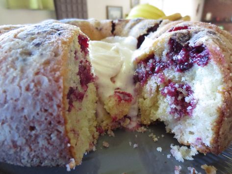 Blackberry Bundt Cake, Blackberry Lemon, Cobbler Easy, Blackberry Cake, Best Cake Ever, Lemon Blueberry Bread, Cake Lemon, Yummy Deserts, Peach Cobbler Easy