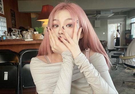 Pretty Hair Color, Uzzlang Girl, Profile On Instagram, Hair Inspo Color, Dream Hair, I Love Girls, Aesthetic Hair, Ulzzang Girl, Pink Hair