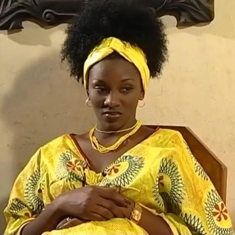 Old Nollywood Y2k Outfits, Nollywood Y2k Outfits, Y2k Nollywood, Nollywood Y2k, African Memes, 2000s Hairstyles, Relationship Goals Tumblr, Current Mood Meme, Funny Black People