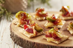 TRISCUIT Veggie-Havarti Melts Recipe Fancy Appetizer Recipes, Pulled Pork Nachos, Melt Recipe, Havarti, Roast Turkey Breast, Nutrition Articles, Kid Friendly Snack, Savory Appetizer, Appetizer Bites