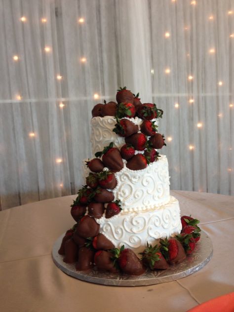 All you need is love... and lots of chocolate.    Chocolate dipped strawberries, and a white chocolate vanilla butter cream cake Chocolate And Vanilla Wedding Cake, Chocolate Covered Strawberry Wedding Cake, Wedding Cake Chocolate Strawberries, Wedding Chocolate Cake, Strawberry Wedding Cake, Strawberry Wedding Cakes, Butter Cream Cake, 25 Anniversary Cake, Amber Wedding