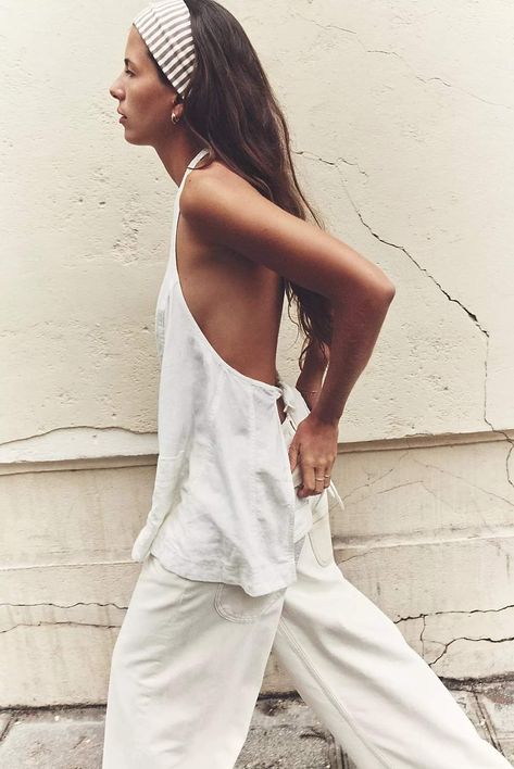 Free People Outfit Inspiration, Free People Aesthetic Outfits, Free People Outfits Aesthetic, Free People Style Outfits, White Halter Top Outfit, Aesthetic 2025, Linen Halter Top, Chic Beach Outfit, Halter Tops Outfit