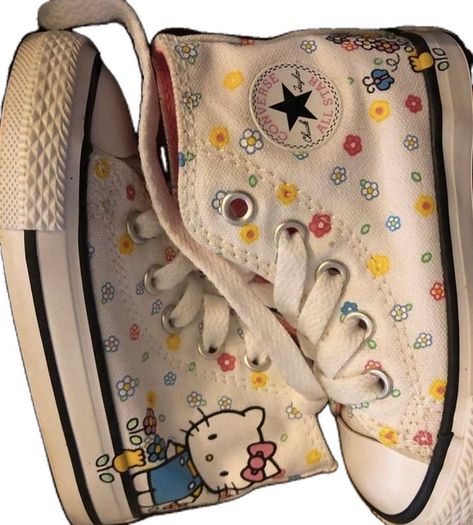 Hello Kitty Converse, Cute Converse, Hello Kitty Shoes, Hello Kitty Rooms, Hello Kitty Clothes, Dr Shoes, Pretty Shoes Sneakers, Cute Sneakers, Estilo Punk