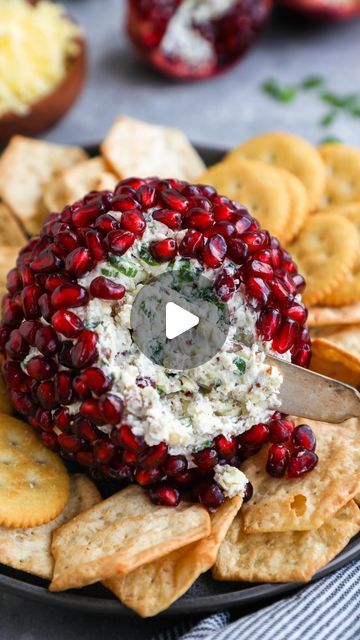 Pomegranate White Cheddar Cheese Ball, Christmas Ornament Cheese Ball, Pomegranate Appetizers, White Cheddar Cheese Ball, Cheese Ideas, Cheddar Cheese Ball, Best Christmas Appetizers, Tiny Bites, Christmas Appetizer