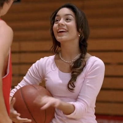 Gabriella High School Musical Outfit, Gabriella Montez Icons, High School Musical Gabriella Outfits, Gabriella Montez Outfits Hsm 1, Gabriela Montez Outfits, Gabriella High School Musical Outfits, Gabriella Montez Aesthetic, Gabriella Montez Outfits, Vanessa Hudgens High School Musical