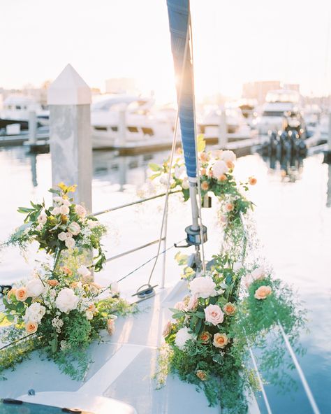 Boat Proposal Decoration, Wedding Boat Decorations, Yacht Elopement, Yacht Wedding Decor, Boat Wedding Decorations, Yacht Vibes, Sailboat Photoshoot, Titanic Wedding, Yacht Decor