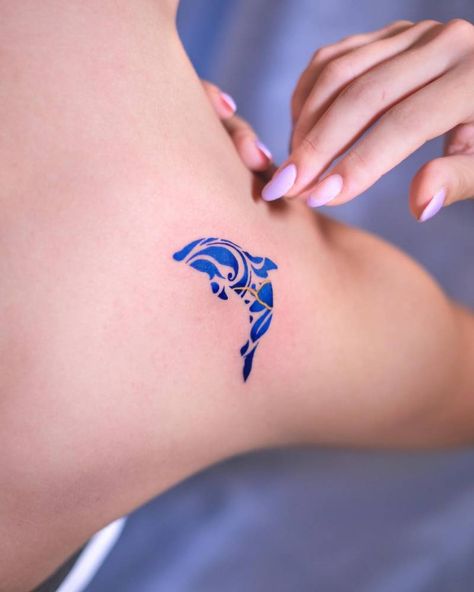 Kintsugi dolphin tattoo located on the top of shoulder. Dolphin Heart Tattoo, Fine Line Dolphin Tattoo, Tattoo Dolphin, Dolphin Tattoo Design, Community Tattoo, Dolphin Tattoos, Dolphin Tattoo, Mo Ganji, International Tattoo