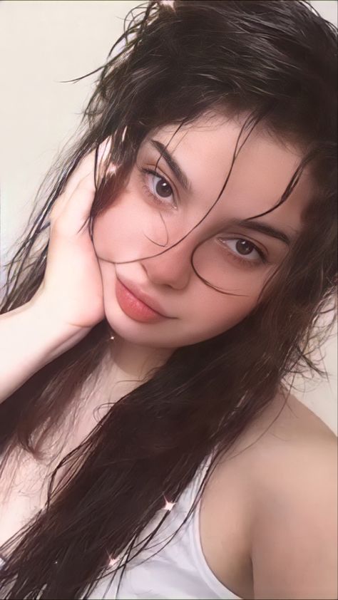 Fresh Out Of Shower Selfie, Lingerielook Selfie, Extreme Selfies, Kitten Selfie Aesthetic, Scandalous Mirror Selfie, 1950s Fashion Women, Pretty When You Cry, Iphone Wallpaper Tumblr Aesthetic, The Shower