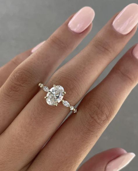 Experience timeless elegance with our 1.7 Ct IGI Certified Lab Grown Round Solitaire Diamond Engagement Ring. Set in gold, this exquisite ring features VS1 clarity and F color diamonds, ensuring exceptional brilliance. A perfect symbol of everlasting love, designed for the modern woman. 𝐅𝐞𝐚𝐭𝐮𝐫𝐞𝐬: * 𝐌𝐚𝐝𝐞 𝐭𝐨 𝐎𝐫𝐝𝐞𝐫 * 𝐌𝐞𝐭𝐚𝐥: 𝟏𝟒𝐊 𝐆𝐨𝐥𝐝 | 𝟏𝟖𝐊 𝐆𝐨𝐥𝐝 * 𝐂𝐨𝐥𝐨𝐫𝐬: Yellow Gold, White Gold & Rose Gold MAIN STONE: Stone - Lab Grown Diamond Shape - Oval Carat Weight - Oval Diamond Wedding Ring, Timeless Oval Engagement Ring, Oval Gold Promise Ring, Oval Engagement Ring With Gold Band, Oval Engagement Ring 1 Carat, Engagement Rings 2024, Oval Rings Engagement, Dainty Oval Engagement Ring, Oval Engagement Ring Silver