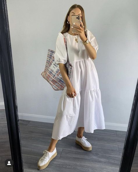 Dress And Sneakers, Dress And Sneakers Outfit, Cute Modest Outfits, Stylish Dress Designs, Casual Style Outfits, Modest Dresses, Outfits Casuales, Modest Outfits, Stylish Dresses