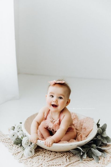 9 Month Indoor Photoshoot, 9 Month Studio Session, Sitter Photoshoot Ideas, Boho 6 Month Photoshoot, Baby Indoor Photoshoot, 6 Month Studio Photoshoot, Toddler Photoshoot Indoor, Sitter Session Photography, 6 Month Photoshoot